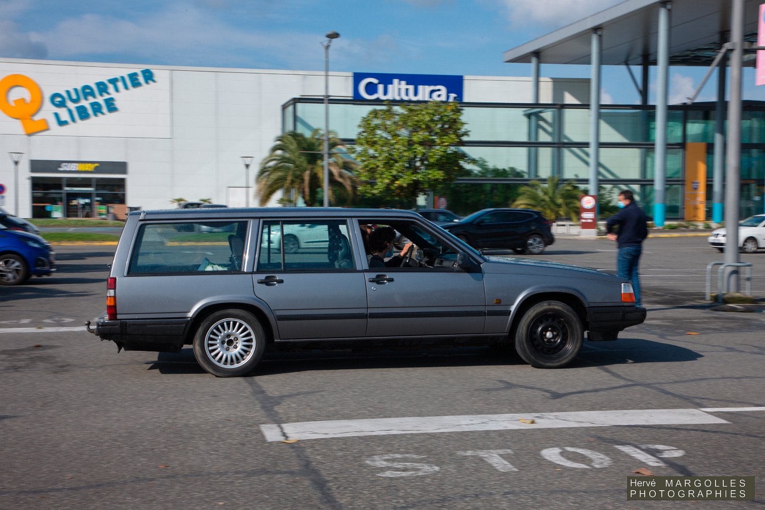 Volvo 740-01.jpg